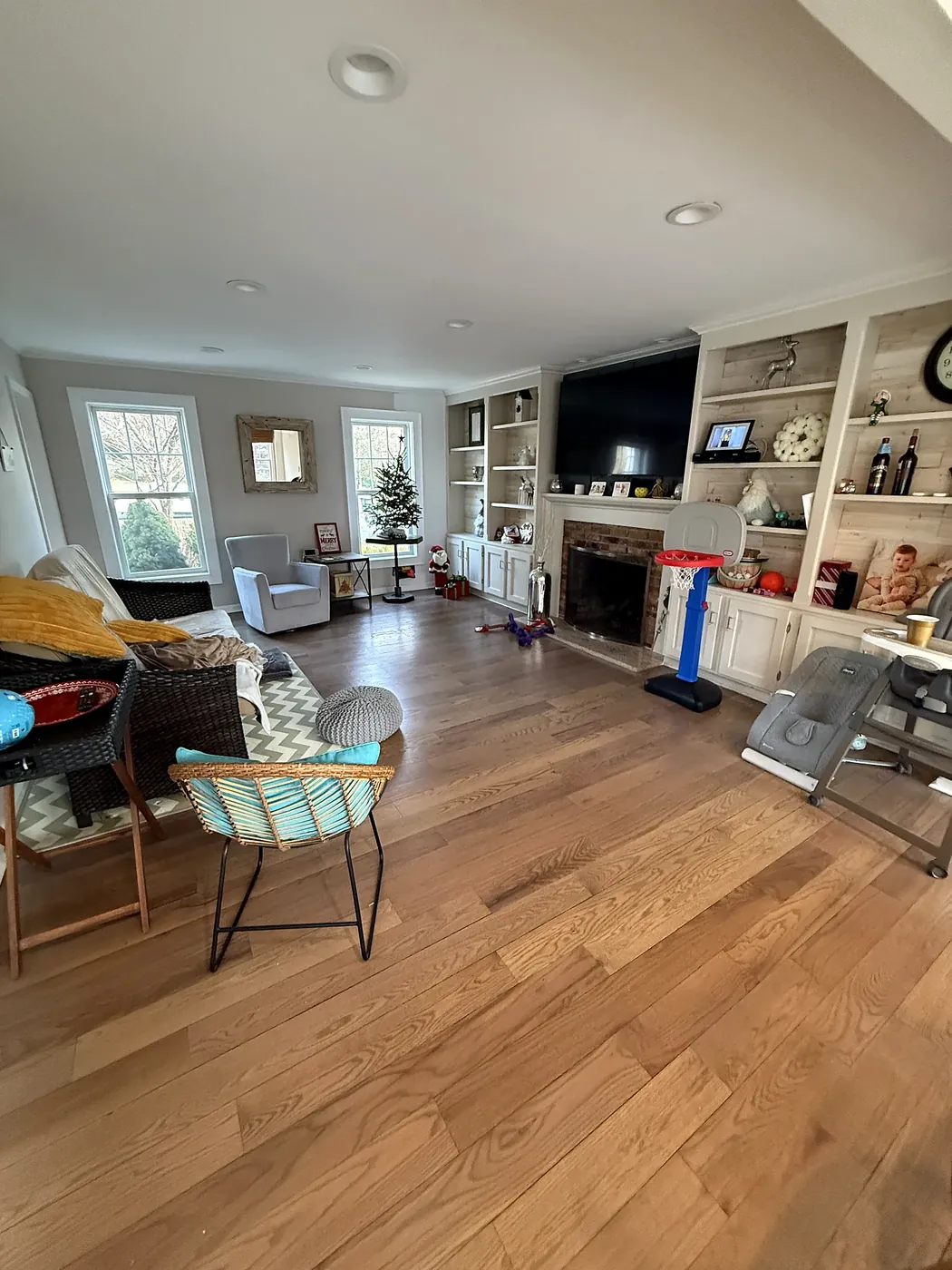 Warm Oak Family Room Floor
